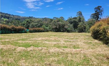 Venta de Lote en el Alto de las Palmas sector la Acuarela