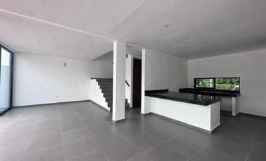 Casa nueva en privada al norte de Mérida