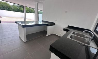 Casa nueva en privada al norte de Mérida