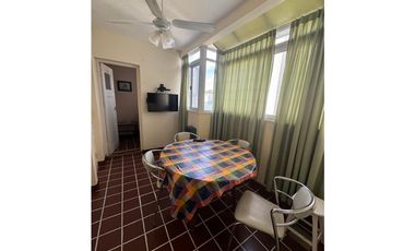 Departamento de 3 ambientes mas dep. servicio de 78 m2 U$S 115.000