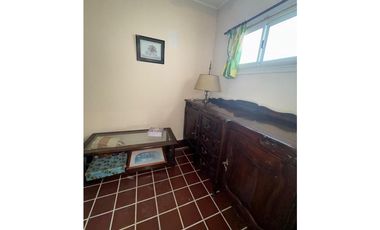 Departamento de 3 ambientes mas dep. servicio de 78 m2 U$S 115.000