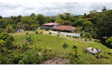 se vende casa de montaña en Sabanitas