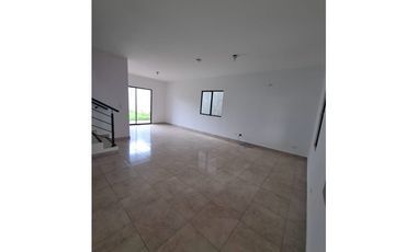 SE VENDE HERMOSA CASA EN PH VISTAS DEL LAGO