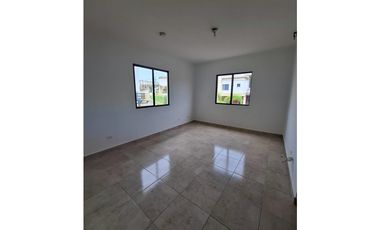 SE VENDE HERMOSA CASA EN PH VISTAS DEL LAGO