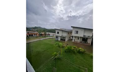 SE VENDE HERMOSA CASA EN PH VISTAS DEL LAGO