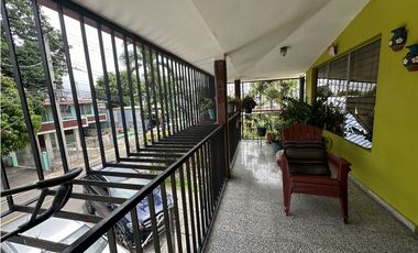 Venta de lote y construccion en Parque Lefevre, zona estrategica (TMP)