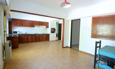 VENTA CASA 4 AMBIENTES COCHERA DON BOSCO QUILMES