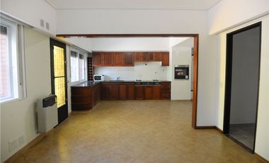 VENTA CASA 4 AMBIENTES COCHERA DON BOSCO QUILMES