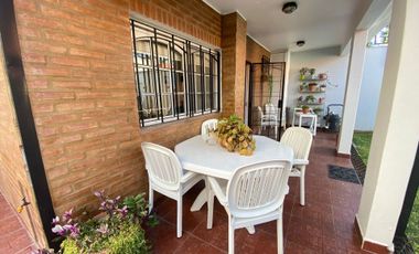 VENTA CASA WILDE 3 AMBIENTES + COCHERAS