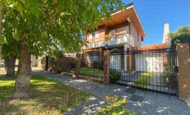 VENTA CASA WILDE 3 AMBIENTES + COCHERAS