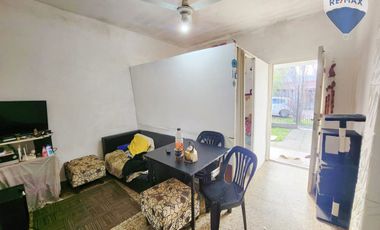 VENTA CASA + DEPARTAMENTO 3 Y 2 AMB / FCIO. VARELA