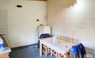 VENTA CASA + DEPARTAMENTO 3 Y 2 AMB / FCIO. VARELA