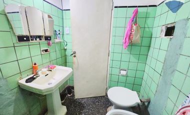 VENTA CASA + DEPARTAMENTO 3 Y 2 AMB / FCIO. VARELA