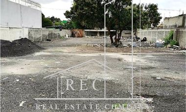 Terreno plano, regular y bardeado en venta - A 100 mts de División del Norte
