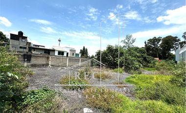 Terreno plano, regular y bardeado en venta - A 100 mts de División del Norte