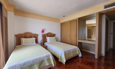 Beachfront condo in Cha-am at Springfield Beach Condominium