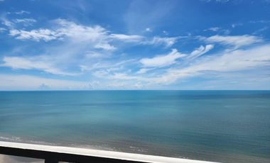 Beachfront condo in Cha-am at Springfield Beach Condominium