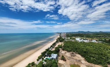 Beachfront condo in Cha-am at Springfield Beach Condominium