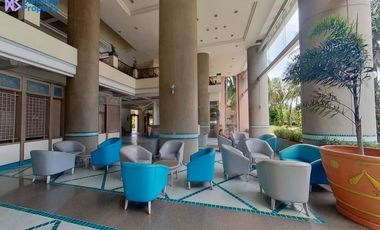 Beachfront condo in Cha-am at Springfield Beach Condominium
