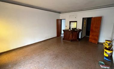 Casa  en Venta Ciudadela / 3 de Febrero (A120 3672)