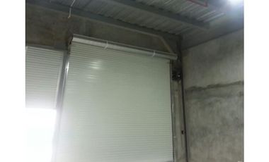 Alquilo galera en llano bonito