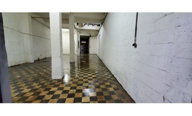 Alquilo local con excelente ubicación en  santa ana