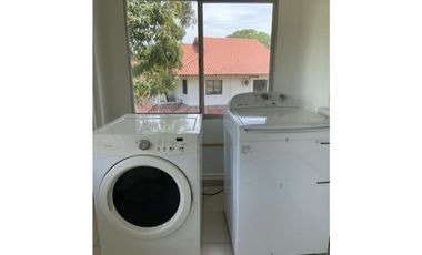 Alquilo amplio apartamento excelente vista