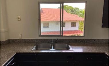 Alquilo amplio apartamento excelente vista