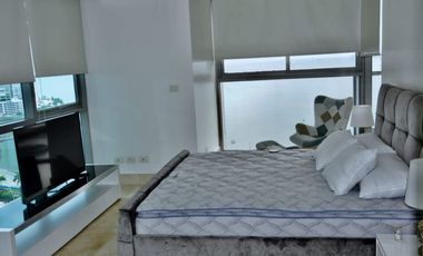 Alquilo apartamento en avenida balboa finamente amoblado vista al mar