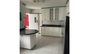 Alquilo amplio apartamento en coco del mar estupenda vista