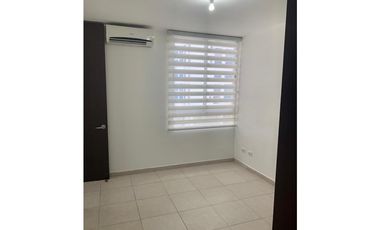 Alquilo luminoso apartamento ph alcacia tower