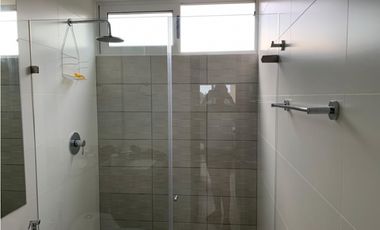 Alquilo hermoso apartamento en brisas del golf