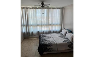 Alquilo extraordinario apartamento amoblado a pasos de la playa