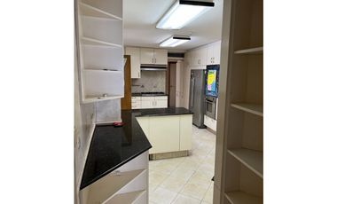 Alquilo extraordinario apartamento Paitilla 317 mts