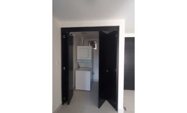 Alquilo extraordinario apartamento en wodlands con las tres b
