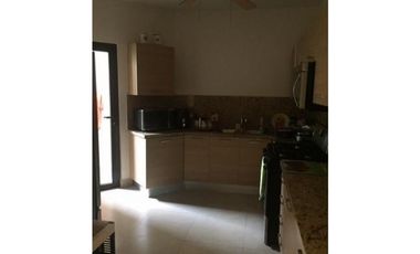 Venta o alquiler en PH Embassy Village, Clayton