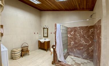 se vende finca con cabañas en San Carlos