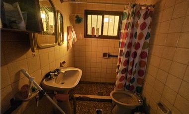 CASA · VENTA · LAS HERAS  · A 2 CUADRAS PLAZA · 3 DORMITORIOS
