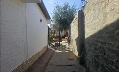 CASA · VENTA · LAS HERAS  · A 2 CUADRAS PLAZA · 3 DORMITORIOS