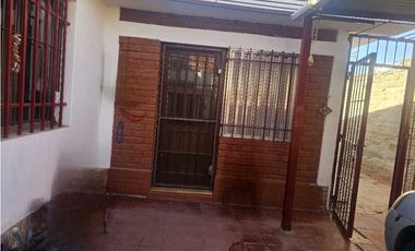 CASA · VENTA · LAS HERAS  · A 2 CUADRAS PLAZA · 3 DORMITORIOS