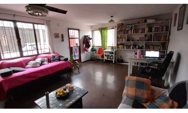 CASA · VENTA · LAS HERAS  · A 2 CUADRAS PLAZA · 3 DORMITORIOS