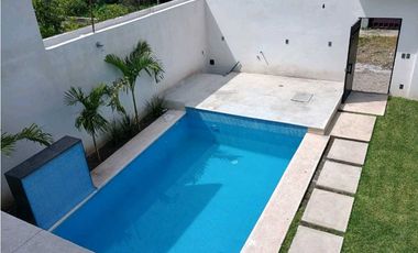 CASA SOLA EN VENTA EN YAUTEPEC