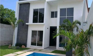 CASA SOLA EN VENTA EN YAUTEPEC