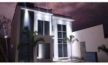 CASA SOLA EN VENTA EN YAUTEPEC