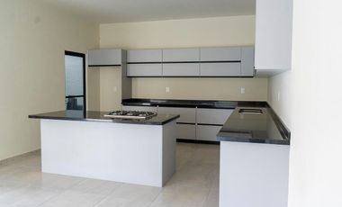 CASA EN RESIDENCIAL BURGOS