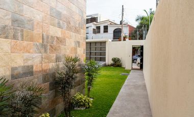 CASA EN RESIDENCIAL BURGOS