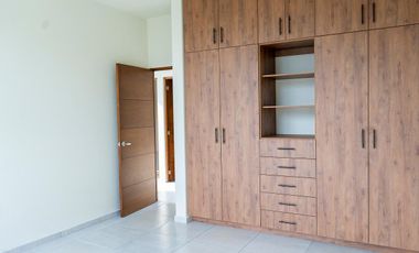 CASA EN RESIDENCIAL BURGOS