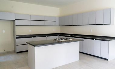 CASA EN RESIDENCIAL BURGOS