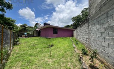 Casa en venta en Tuzamapan a 500 metros de la carretera.