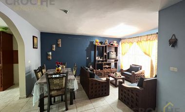 Casa en venta en Tuzamapan a 500 metros de la carretera.